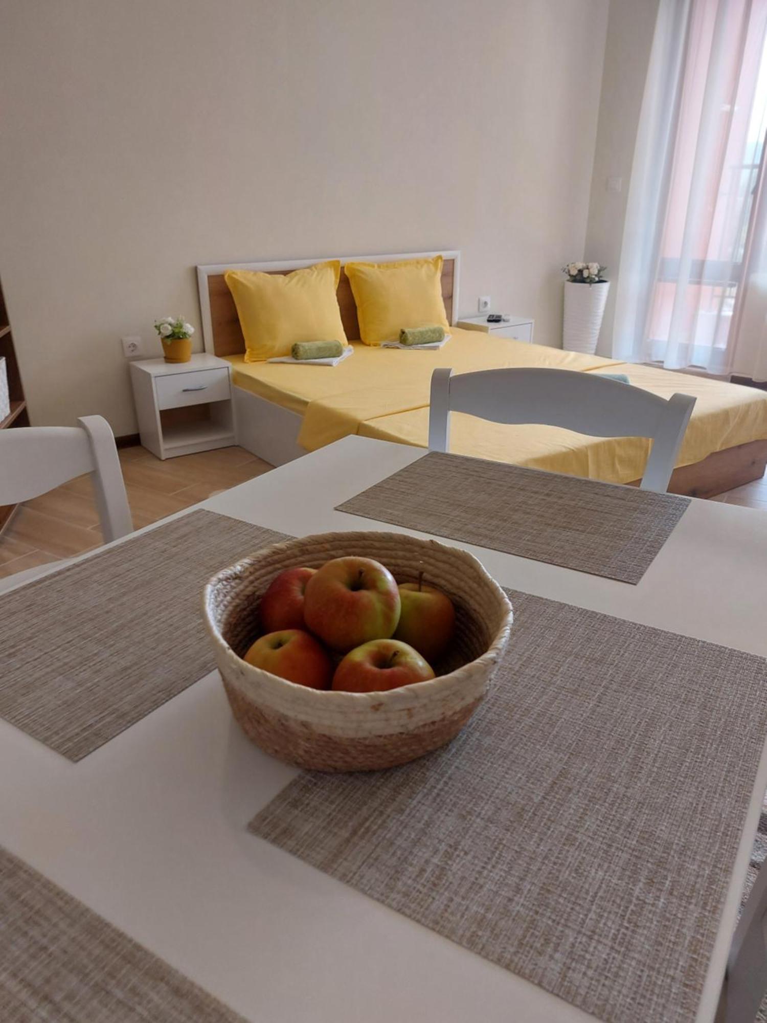 Krimski Apartment - Free Private Parking Warna Exterior foto
